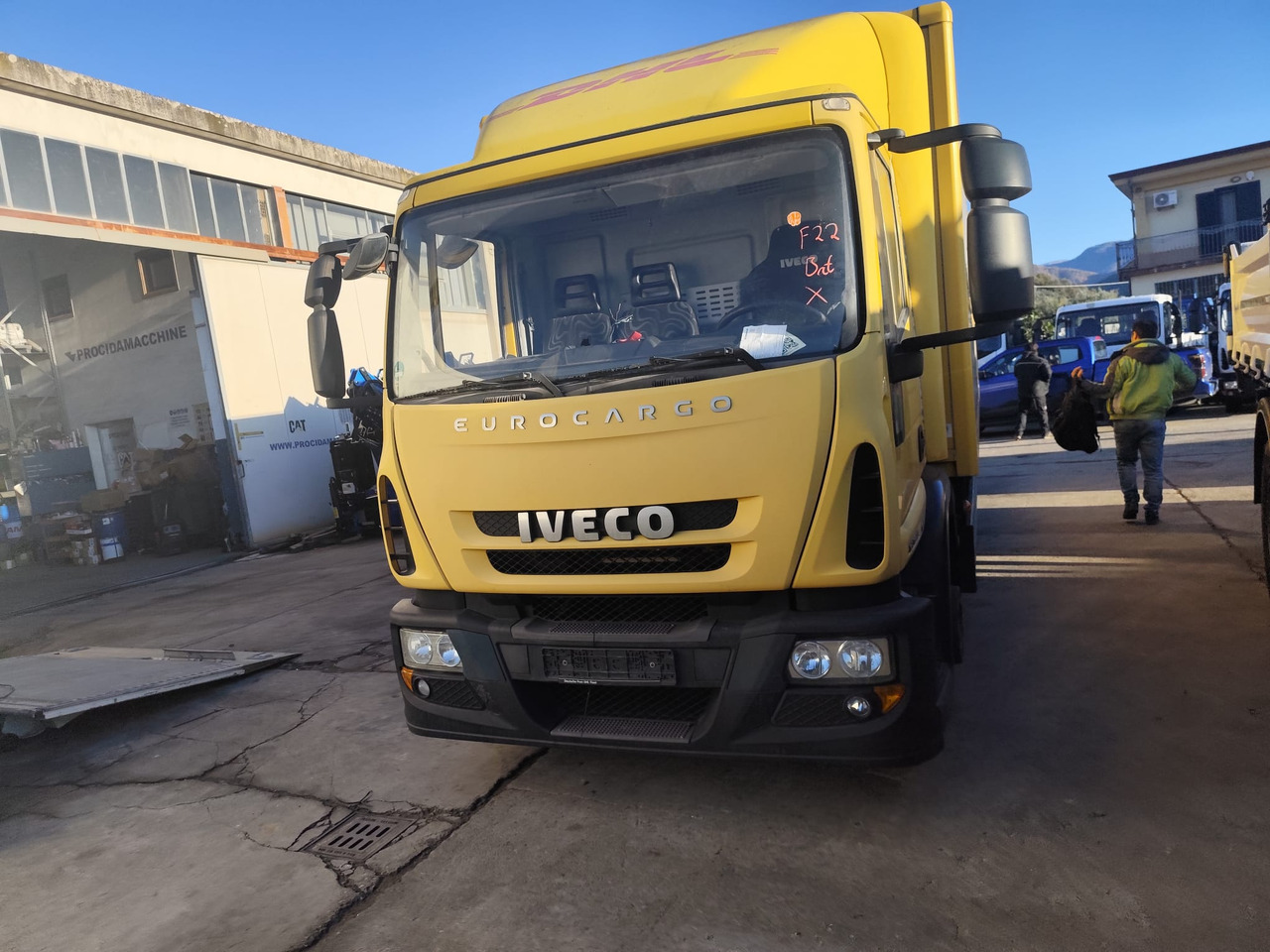 IVECO EUROCARGO 120E28P - Cab chassis truck: picture 2 IVECO EUROCARGO 120E28P - Cab chassis truck: picture 2