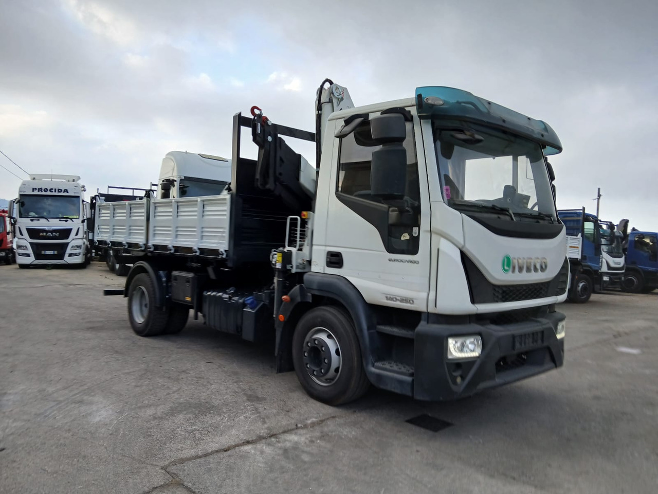 IVECO EUROCARGO 140-250 - Crane truck, Tipper: picture 4 IVECO EUROCARGO 140-250 - Crane truck, Tipper: picture 4