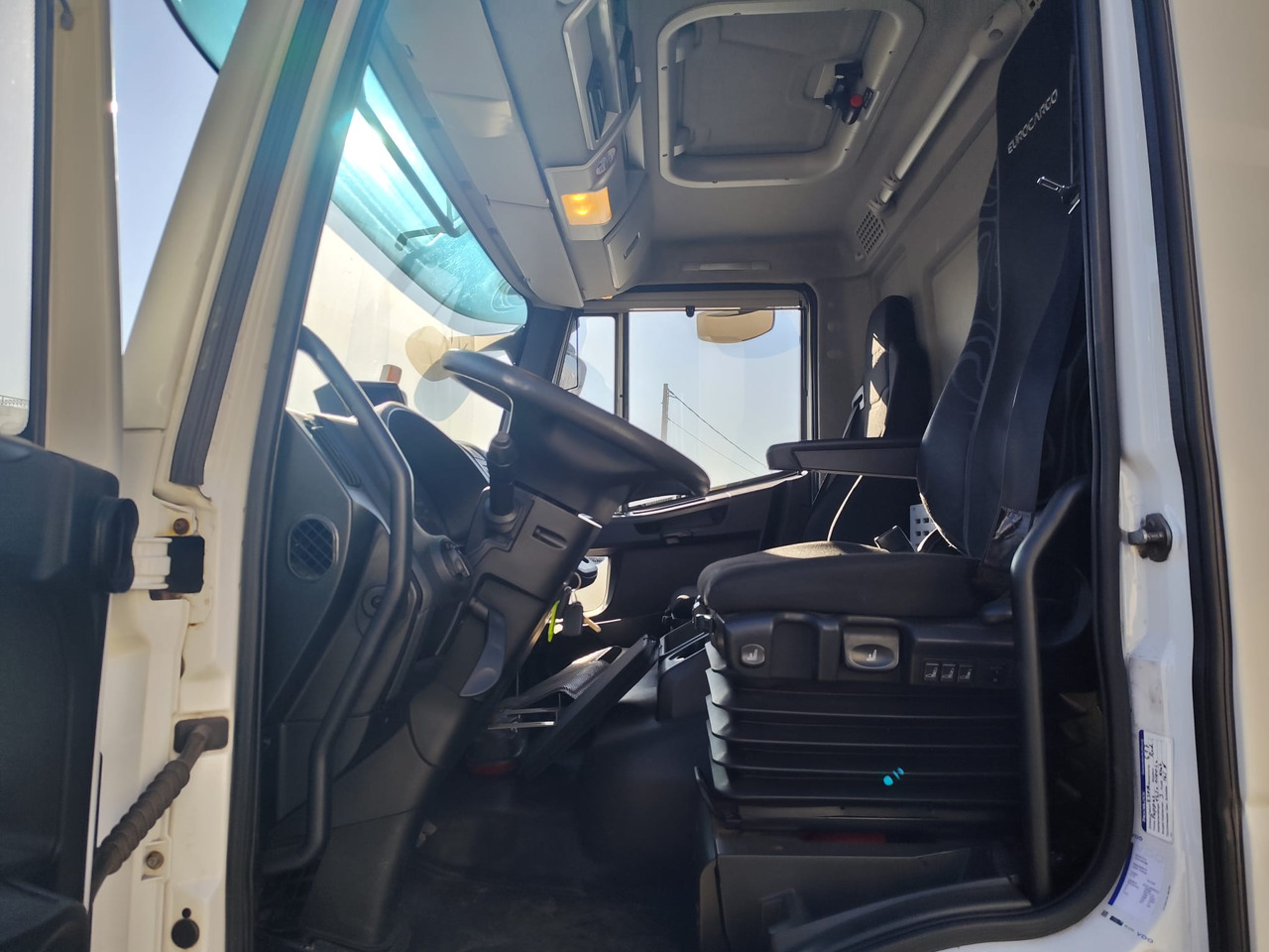Crane truck IVECO EUROCARGO 140-250: picture 35