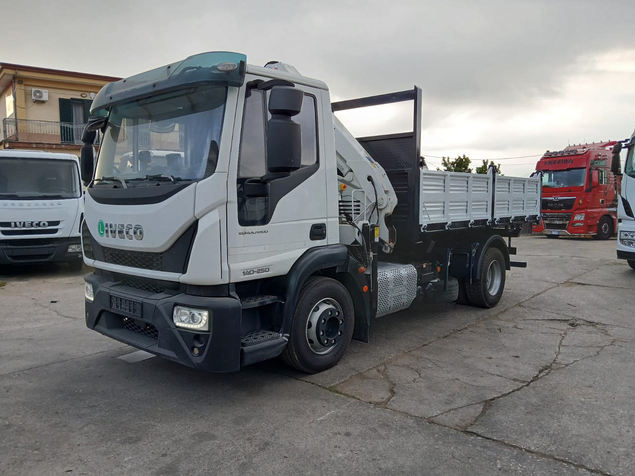 IVECO EUROCARGO 140-250 - Crane truck, Tipper: picture 1 IVECO EUROCARGO 140-250 - Crane truck, Tipper: picture 1