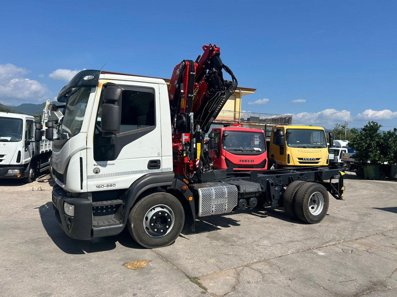IVECO EUROCARGO 160-280 - Crane truck: picture 4 IVECO EUROCARGO 160-280 - Crane truck: picture 4