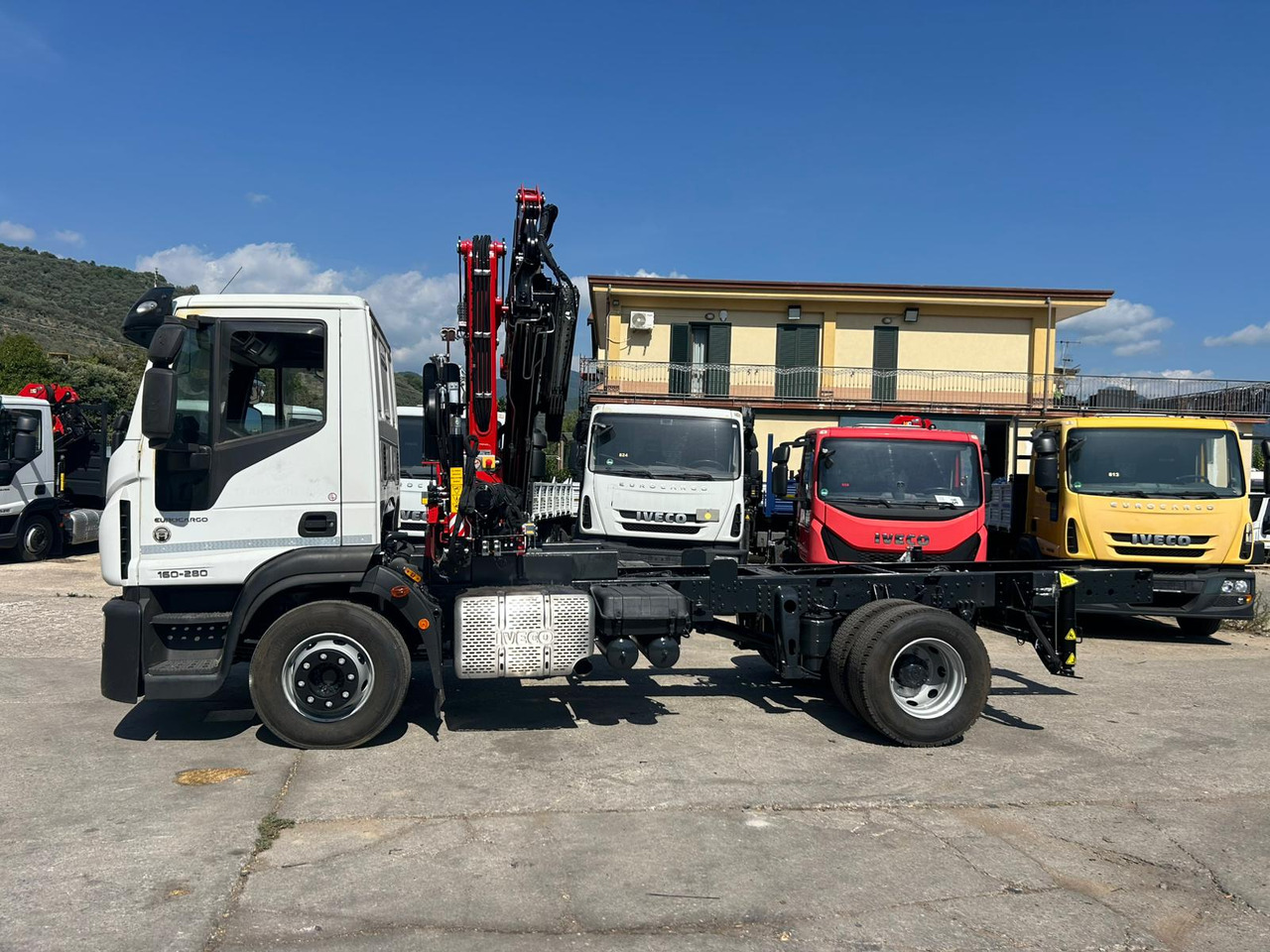 IVECO EUROCARGO 160-280 - Crane truck: picture 2 IVECO EUROCARGO 160-280 - Crane truck: picture 2