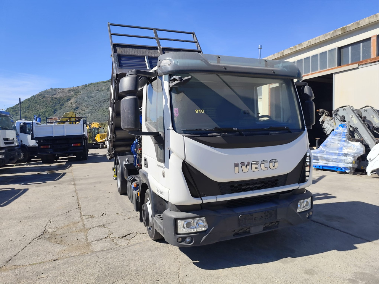 IVECO EUROCARGO 80-210 - Crane truck, Tipper: picture 5 IVECO EUROCARGO 80-210 - Crane truck, Tipper: picture 5