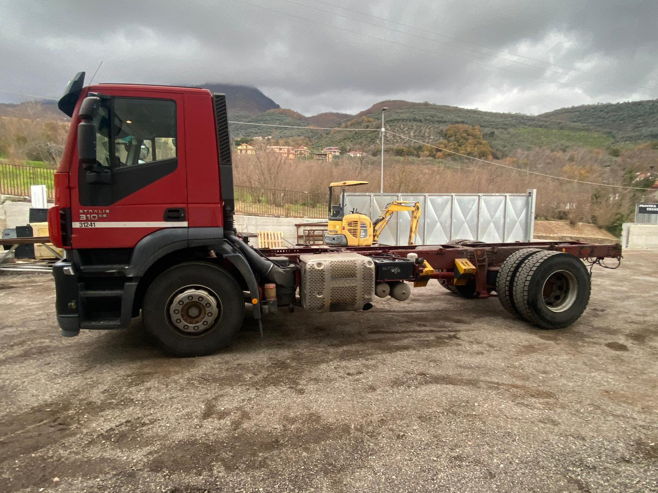 IVECO STRALIS 190S31 - Cab chassis truck: picture 2 IVECO STRALIS 190S31 - Cab chassis truck: picture 2
