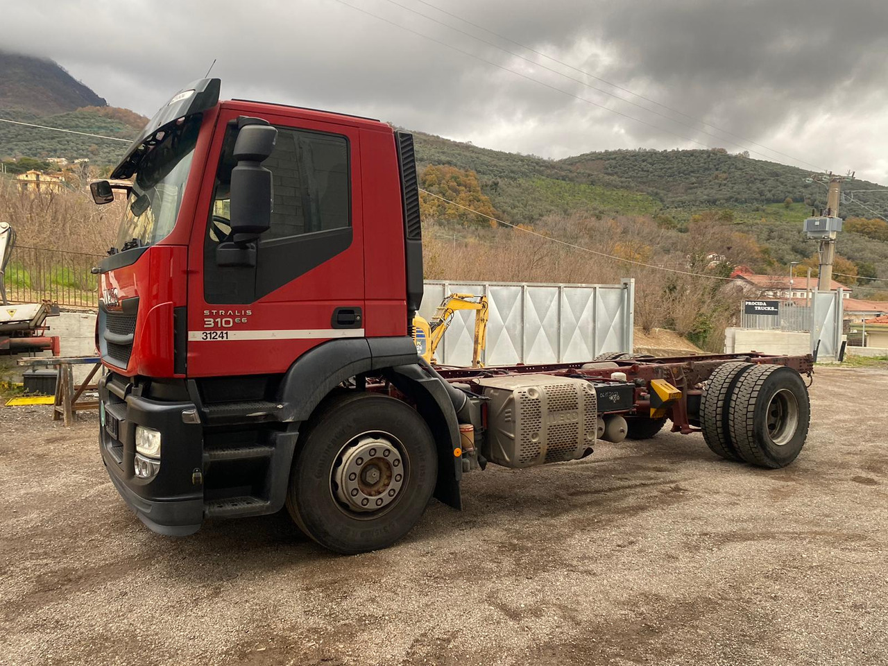 IVECO STRALIS 190S31 - Cab chassis truck: picture 3 IVECO STRALIS 190S31 - Cab chassis truck: picture 3