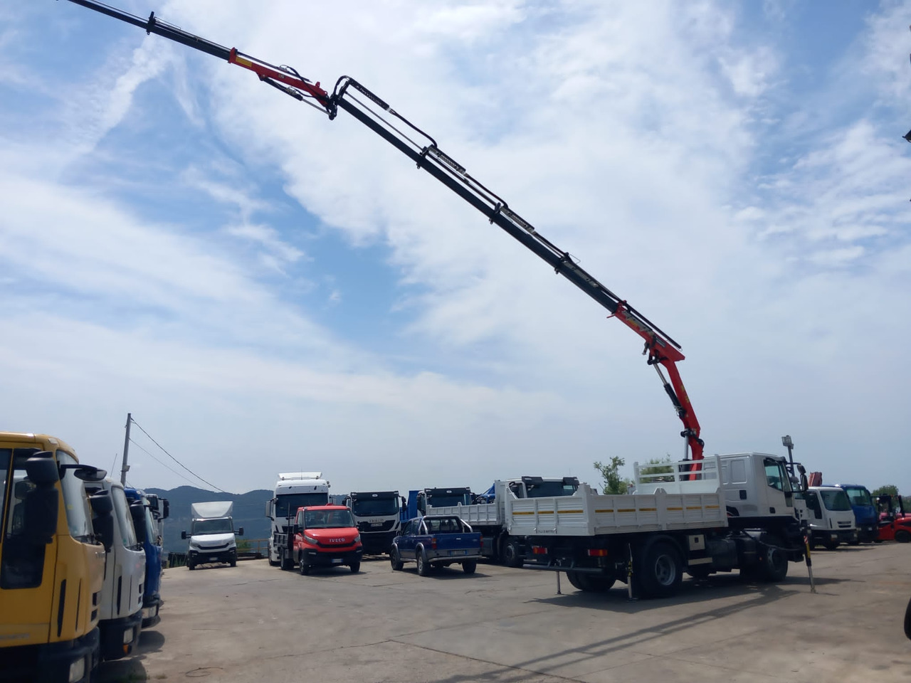 IVECO STRALIS AD 190S36 - Crane truck: picture 4 IVECO STRALIS AD 190S36 - Crane truck: picture 4