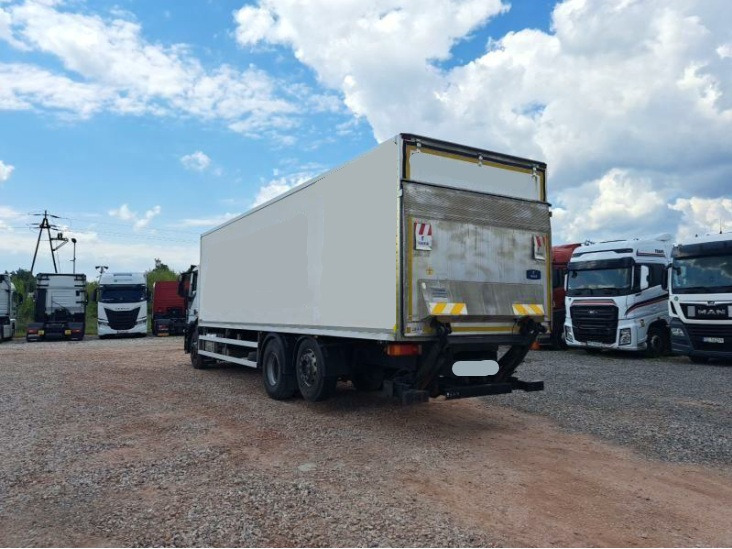 IVECO STRALIS AD 260S31 - Box truck: picture 3 IVECO STRALIS AD 260S31 - Box truck: picture 3