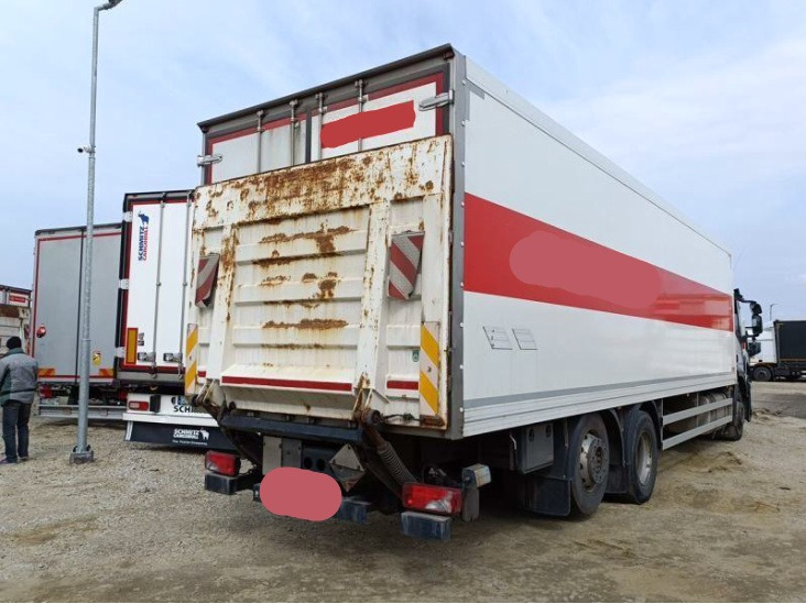 IVECO STRALIS AD 260S31 XP - Box truck: picture 5 IVECO STRALIS AD 260S31 XP - Box truck: picture 5