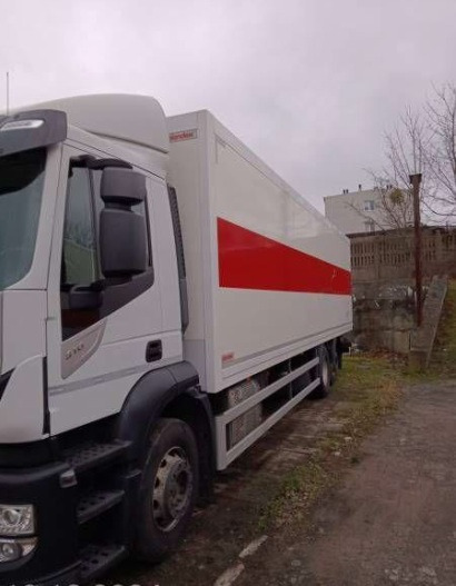 IVECO STRALIS AD 260S31 XP - Box truck: picture 2 IVECO STRALIS AD 260S31 XP - Box truck: picture 2