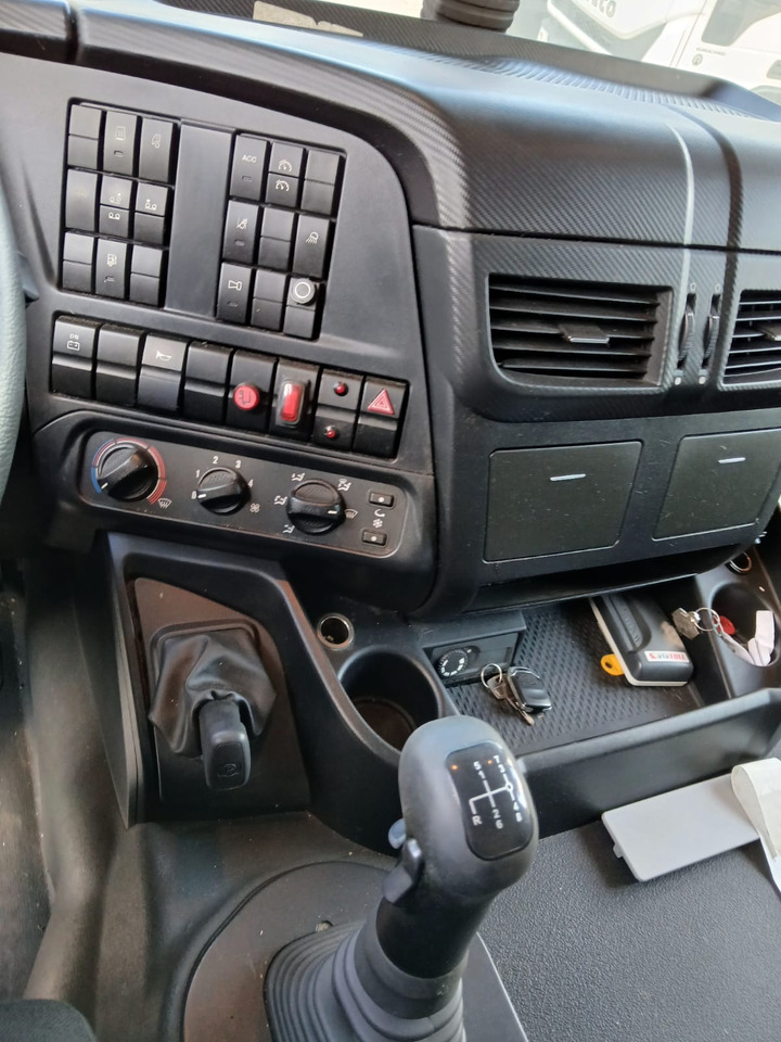 IVECO STRALIS AD 260S31 Y/P - Hook lift truck: picture 5 IVECO STRALIS AD 260S31 Y/P - Hook lift truck: picture 5