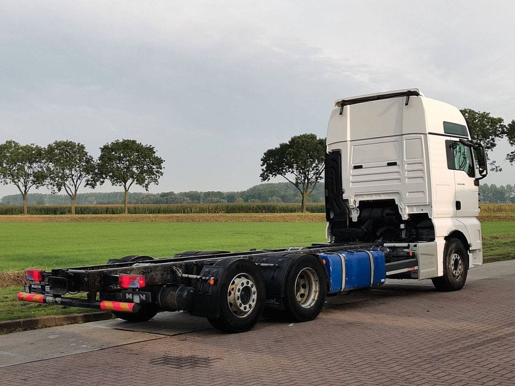 Cab chassis truck MAN TGX 26.480: picture 16