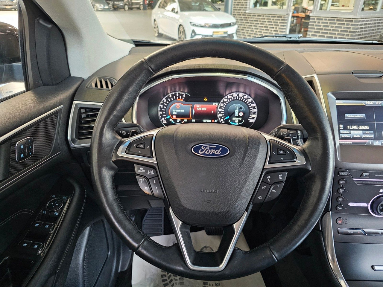 SUV Ford Edge Titanium 4x4 AHK ACC SchiebeDach Navi LED: picture 8