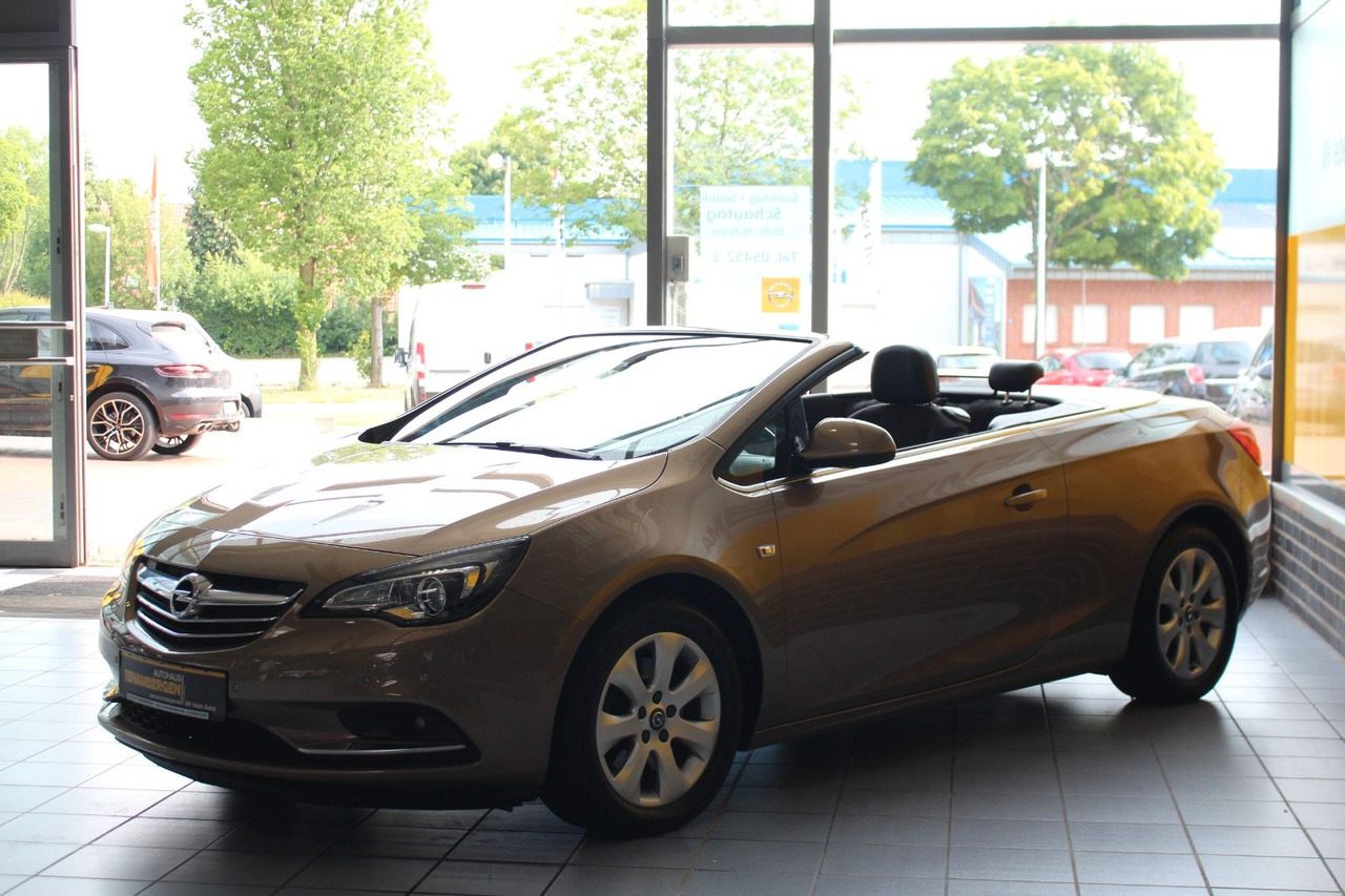 Opel Cascada Innovation AT Sitz- & Lenkradhzg BiXenon - Convertible: picture 4 Opel Cascada Innovation AT Sitz- & Lenkradhzg BiXenon - Convertible: picture 4