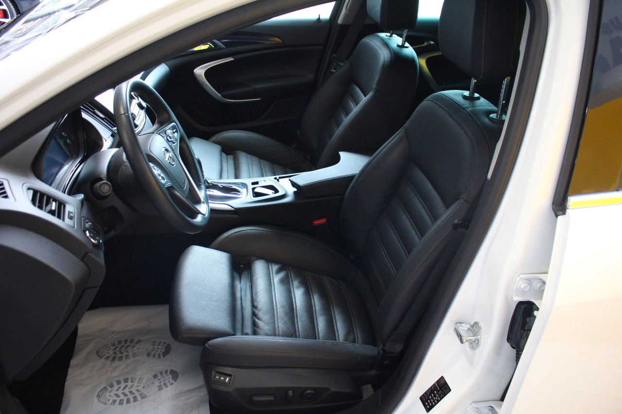 Opel Insignia A Business Innovation 4x4 Leder AHK ACC - Station wagon: picture 5 Opel Insignia A Business Innovation 4x4 Leder AHK ACC - Station wagon: picture 5