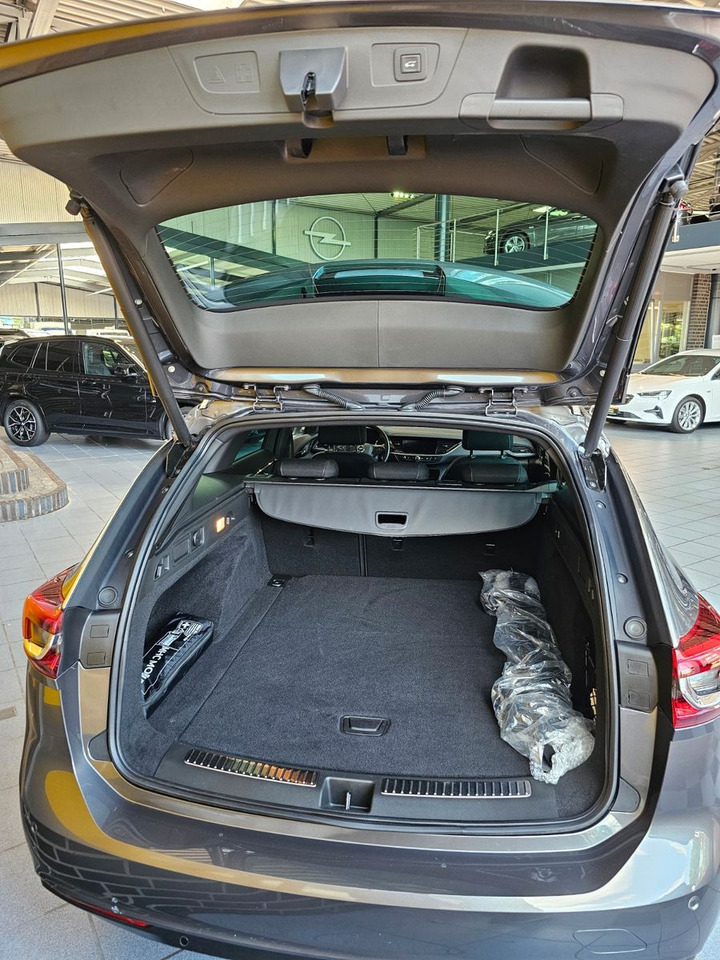 Station wagon Opel Insignia B ST Business IntelliLux LED Tot Winkel: picture 13