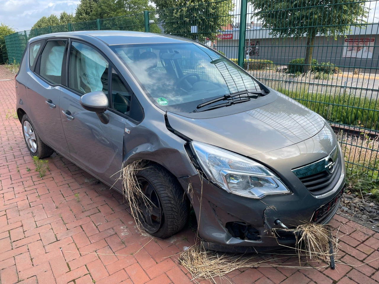 Opel Meriva B Edition - Passenger van: picture 1 Opel Meriva B Edition - Passenger van: picture 1