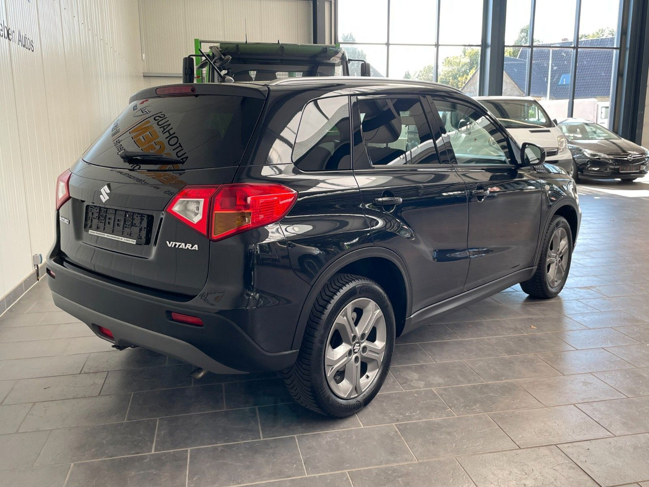 Suzuki Vitara 1.6 Comfort 4x2 AHK Allwetterreifen - SUV: picture 3 Suzuki Vitara 1.6 Comfort 4x2 AHK Allwetterreifen - SUV: picture 3
