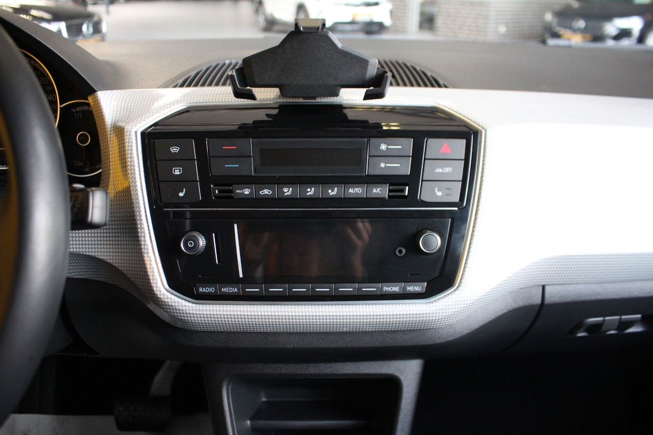 Car Volkswagen up! e-up! Max Kamera Sitzheizung DAB+: picture 11