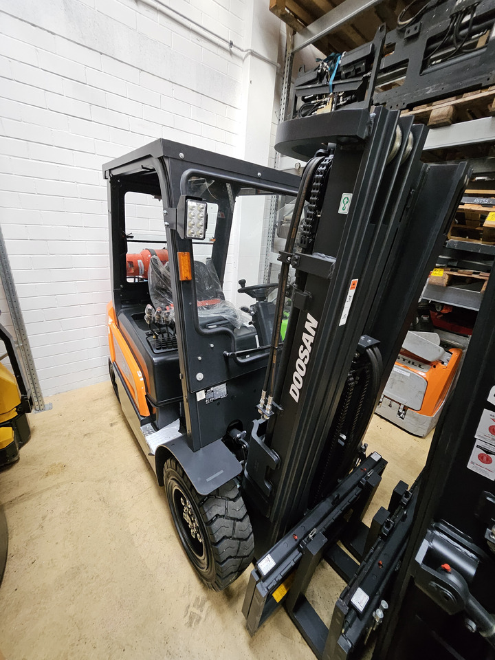 Doosan G25NXP - LPG forklift: picture 2 Doosan G25NXP - LPG forklift: picture 2