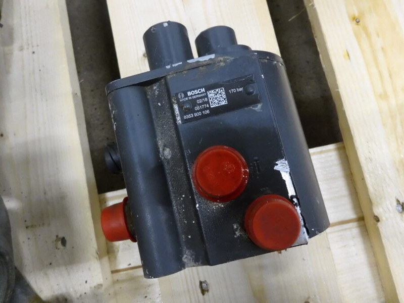 Bosch Actros MP4 - Steering pump: picture 1 Bosch Actros MP4 - Steering pump: picture 1