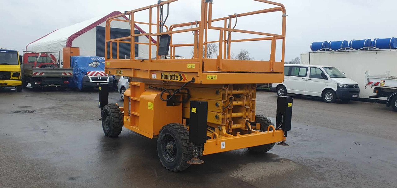 HAULOTTE H15SX - Scissor lift: picture 2 HAULOTTE H15SX - Scissor lift: picture 2