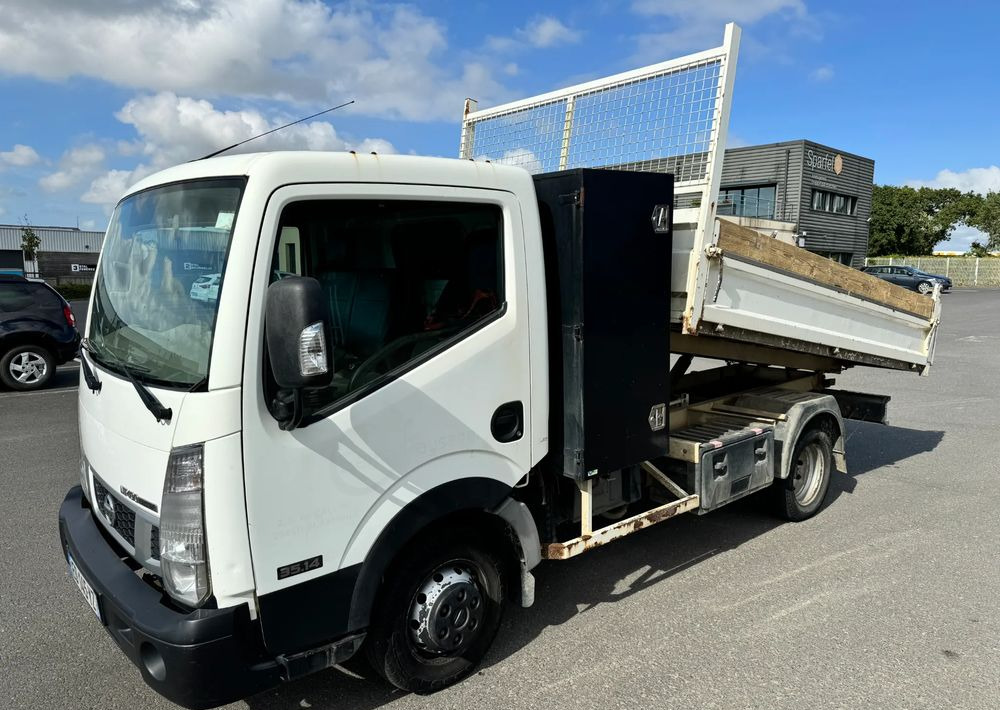 Nissan NT400 - Tipper: picture 1 Nissan NT400 - Tipper: picture 1