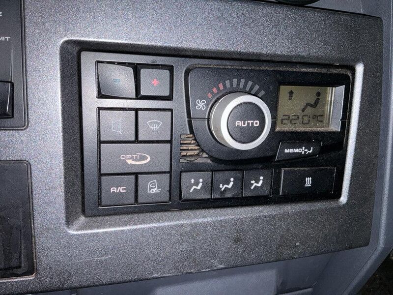 Tractor unit Scania R400: picture 16