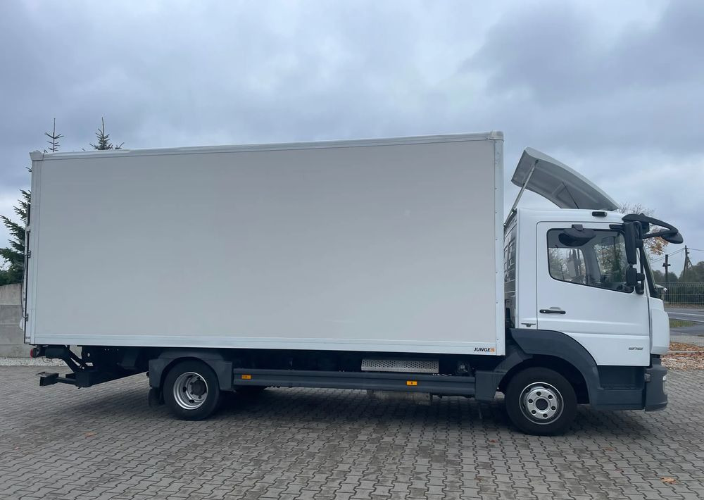 Mercedes-Benz ATEGO 816 DMC 8600 kg - Box truck: picture 5 Mercedes-Benz ATEGO 816 DMC 8600 kg - Box truck: picture 5