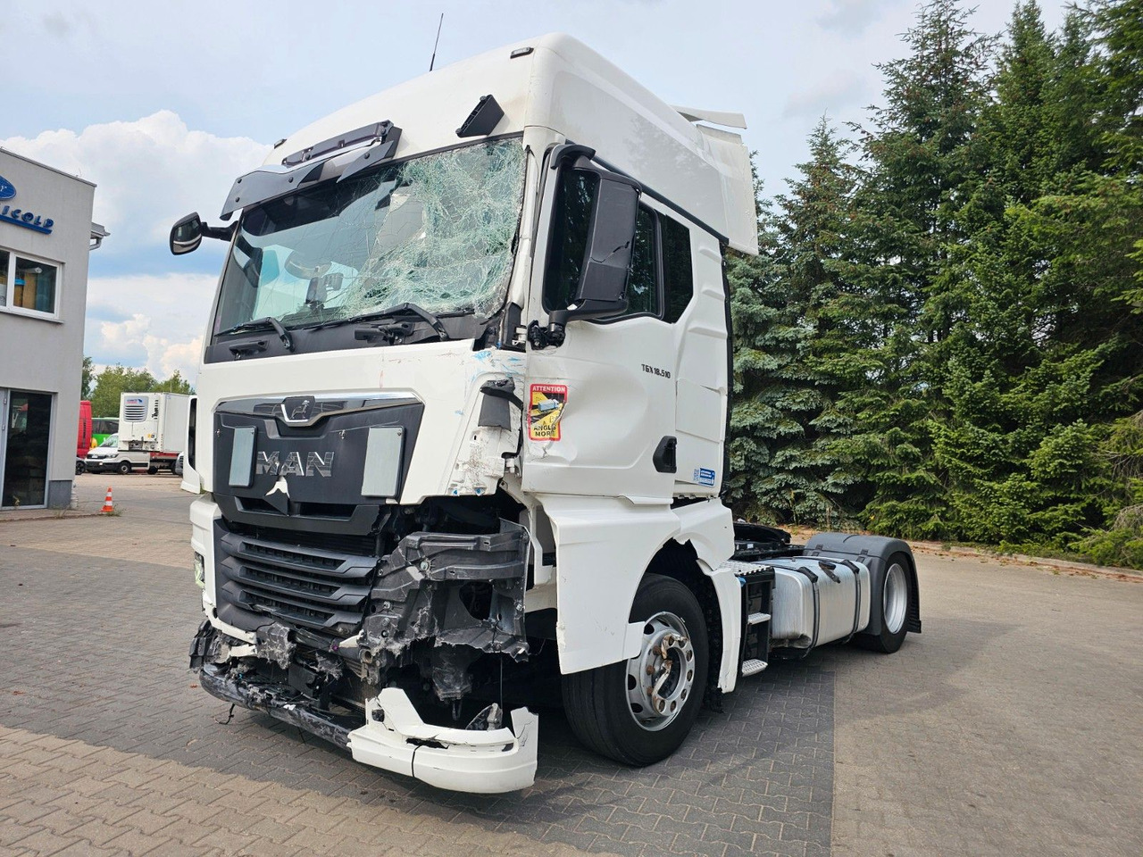 MAN TGX 18.510 XXL INTARDER - Motor , Rahmen 100% OK - Tractor unit: picture 1 MAN TGX 18.510 XXL INTARDER - Motor , Rahmen 100% OK - Tractor unit: picture 1