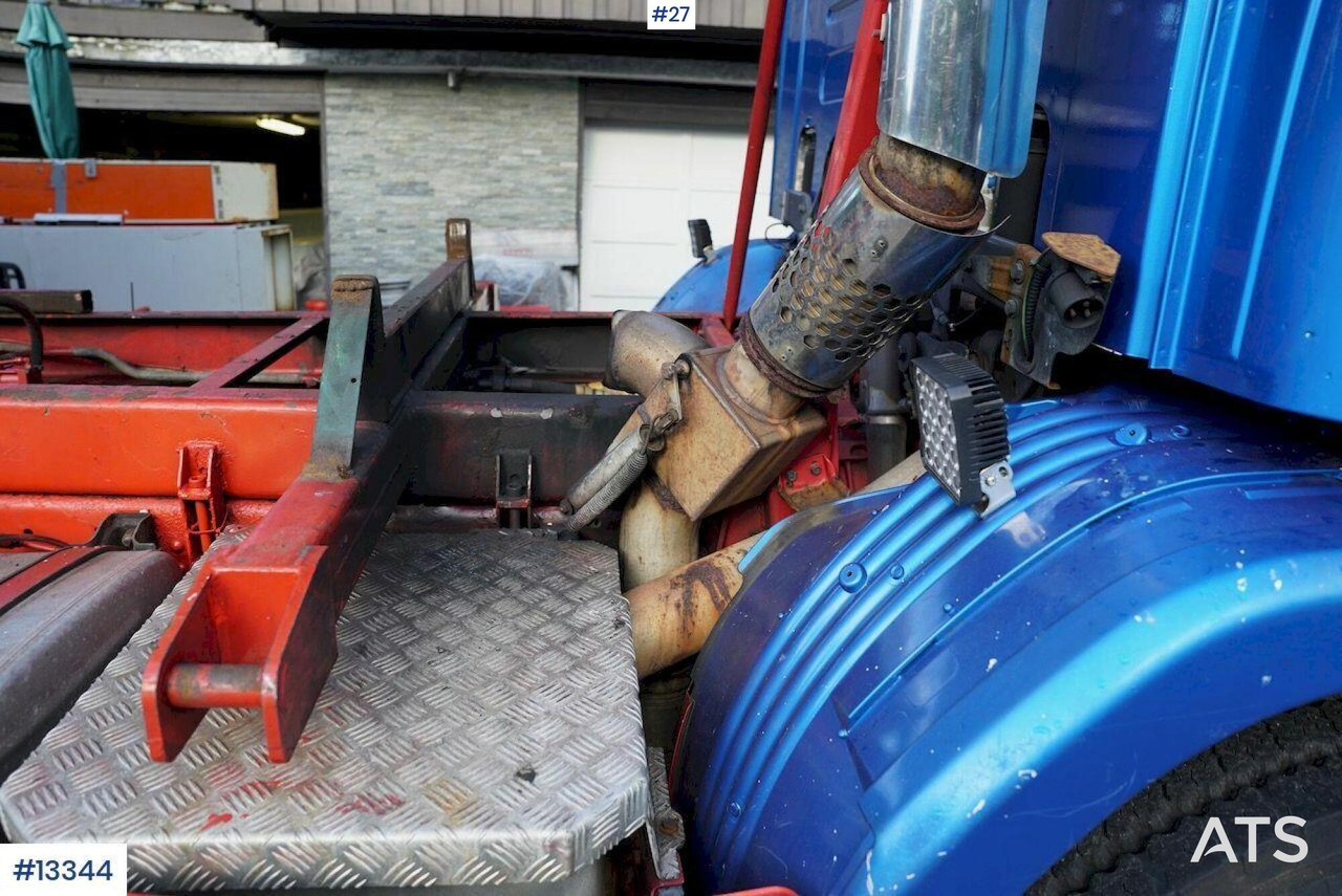 Asphalt distributor 2002 Scania P94G asphalt sprider WATCH VIDEO: picture 19