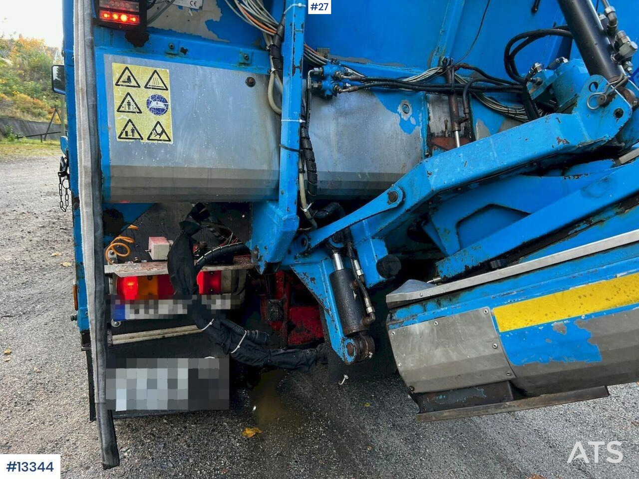 Asphalt distributor 2002 Scania P94G asphalt sprider WATCH VIDEO: picture 6