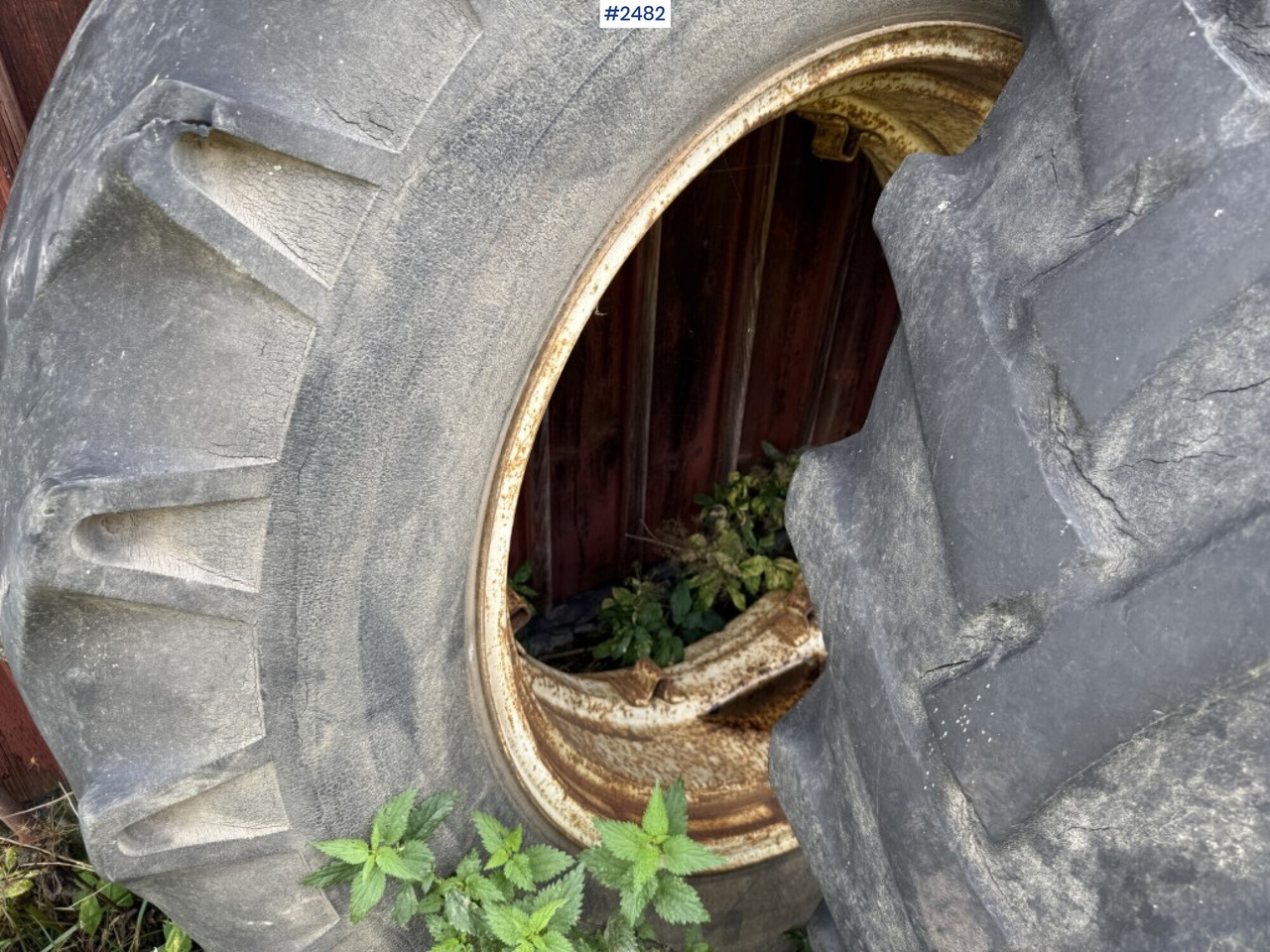 2 tractor tires with rims and rings - Wheel and tire package for Agricultural machinery: picture 5 2 tractor tires with rims and rings - Wheel and tire package for Agricultural machinery: picture 5