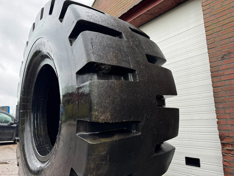 Diversen Liftguard L-5 45/65-45 HEAVY DUTY TIRE - Tire: picture 4 Diversen Liftguard L-5 45/65-45 HEAVY DUTY TIRE - Tire: picture 4