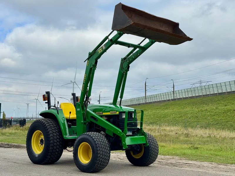 John Deere 4600 compact met voorlader 4X4 hydrostaat GEEN BTW 4600 - Farm tractor: picture 5 John Deere 4600 compact met voorlader 4X4 hydrostaat GEEN BTW 4600 - Farm tractor: picture 5