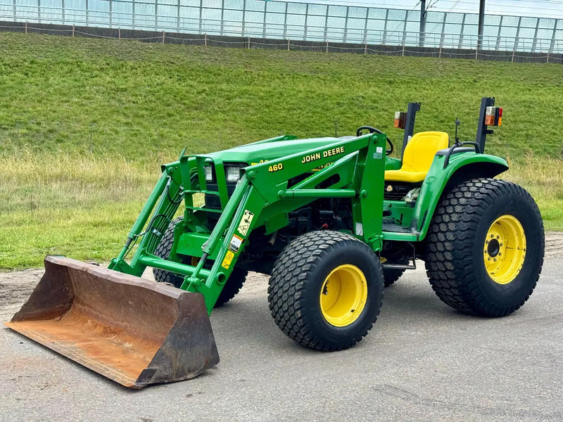John Deere 4600 compact met voorlader 4X4 hydrostaat GEEN BTW 4600 - Farm tractor: picture 4 John Deere 4600 compact met voorlader 4X4 hydrostaat GEEN BTW 4600 - Farm tractor: picture 4