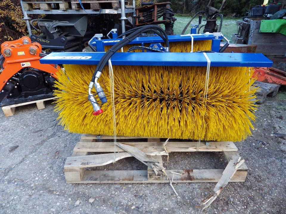 Front Kehrmaschine vollhydraulisch 1200NESBO ISEKI (2200 netto) - Broom: picture 2 Front Kehrmaschine vollhydraulisch 1200NESBO ISEKI (2200 netto) - Broom: picture 2