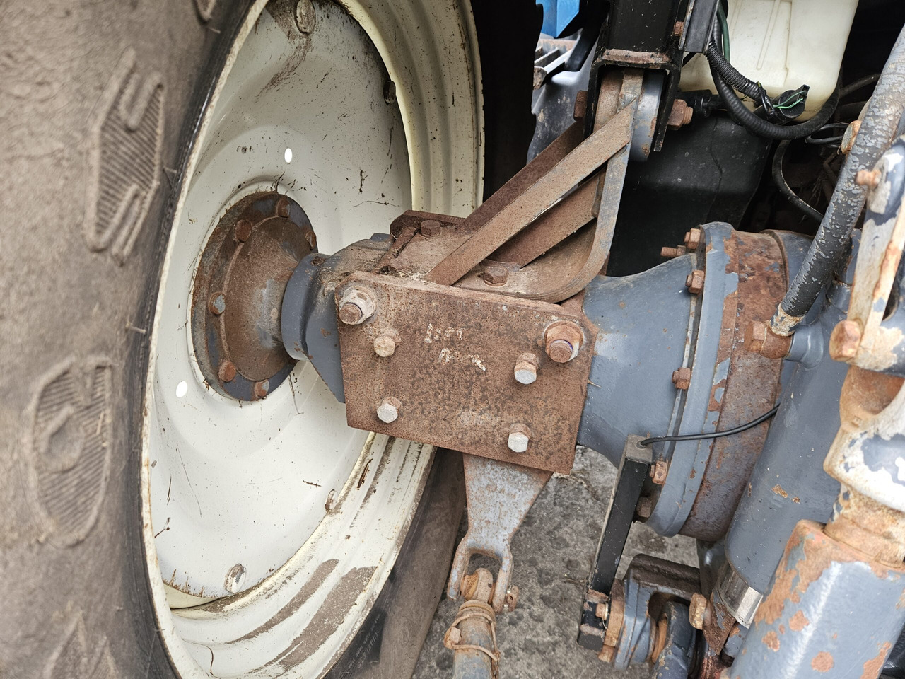 1997 New Holland 8360 - Farm tractor: picture 5 1997 New Holland 8360 - Farm tractor: picture 5