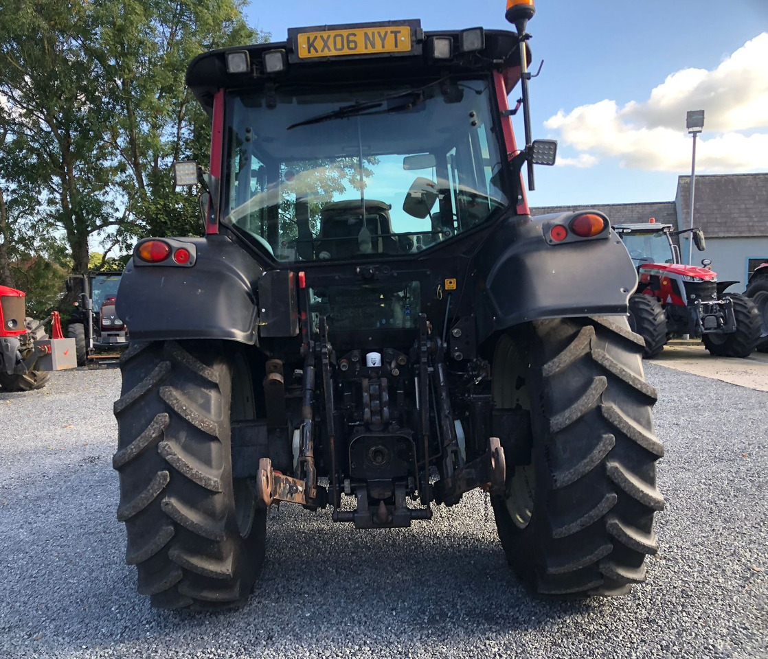 2006 Valtra N121 c/w front loader, 9700 Hrs - Farm tractor: picture 2 2006 Valtra N121 c/w front loader, 9700 Hrs - Farm tractor: picture 2