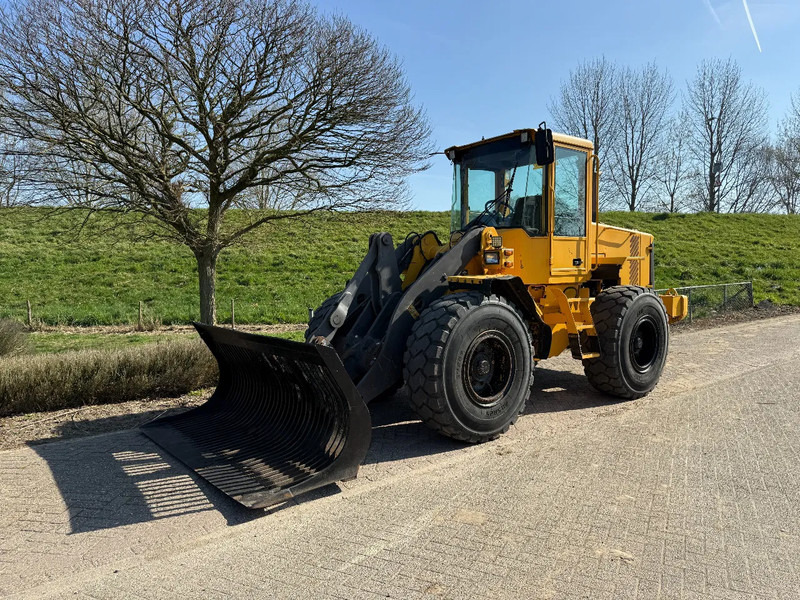 Volvo L70D - Wheel loader: picture 1 Volvo L70D - Wheel loader: picture 1