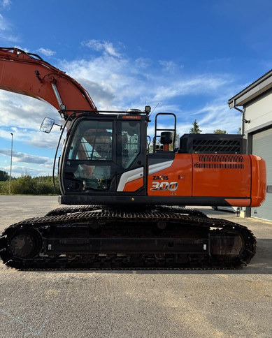 HitachiZX300LC-7 + Engcon - Crawler excavator: picture 1 HitachiZX300LC-7 + Engcon - Crawler excavator: picture 1