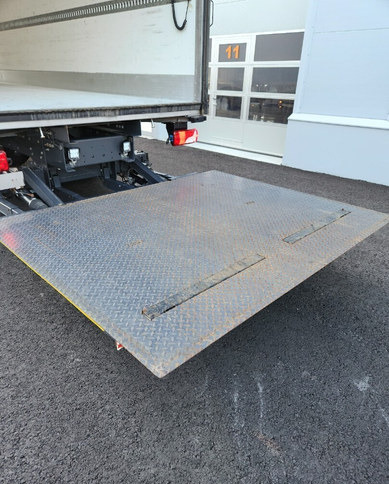 Box truck Scania P280 4x2 Kylkiaukeava kori: picture 14