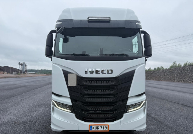 Tractor unit Iveco S-Way 460 4x2 LNG / LBG: picture 9