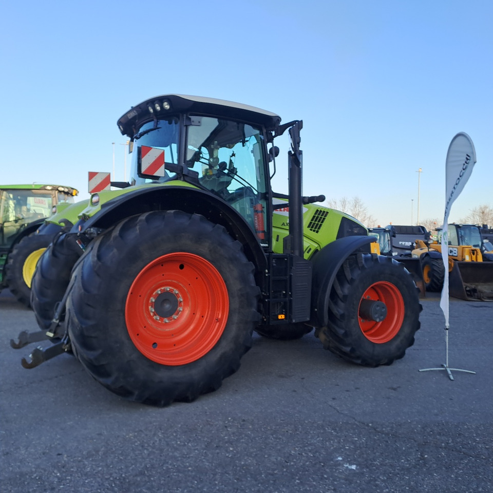 CLAAS 830 AXION - Farm tractor: picture 2 CLAAS 830 AXION - Farm tractor: picture 2