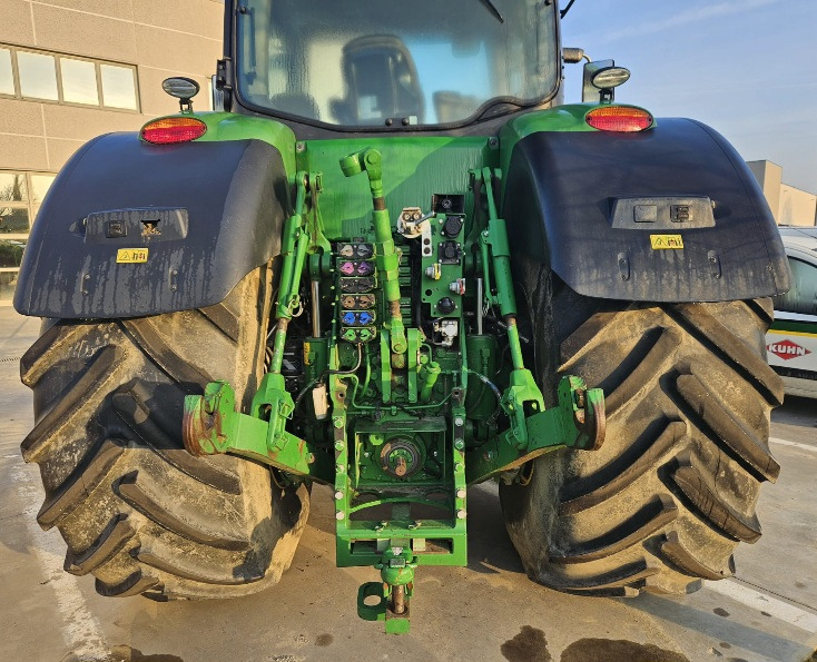 Farm tractor JOHN DEERE 8320R: picture 7