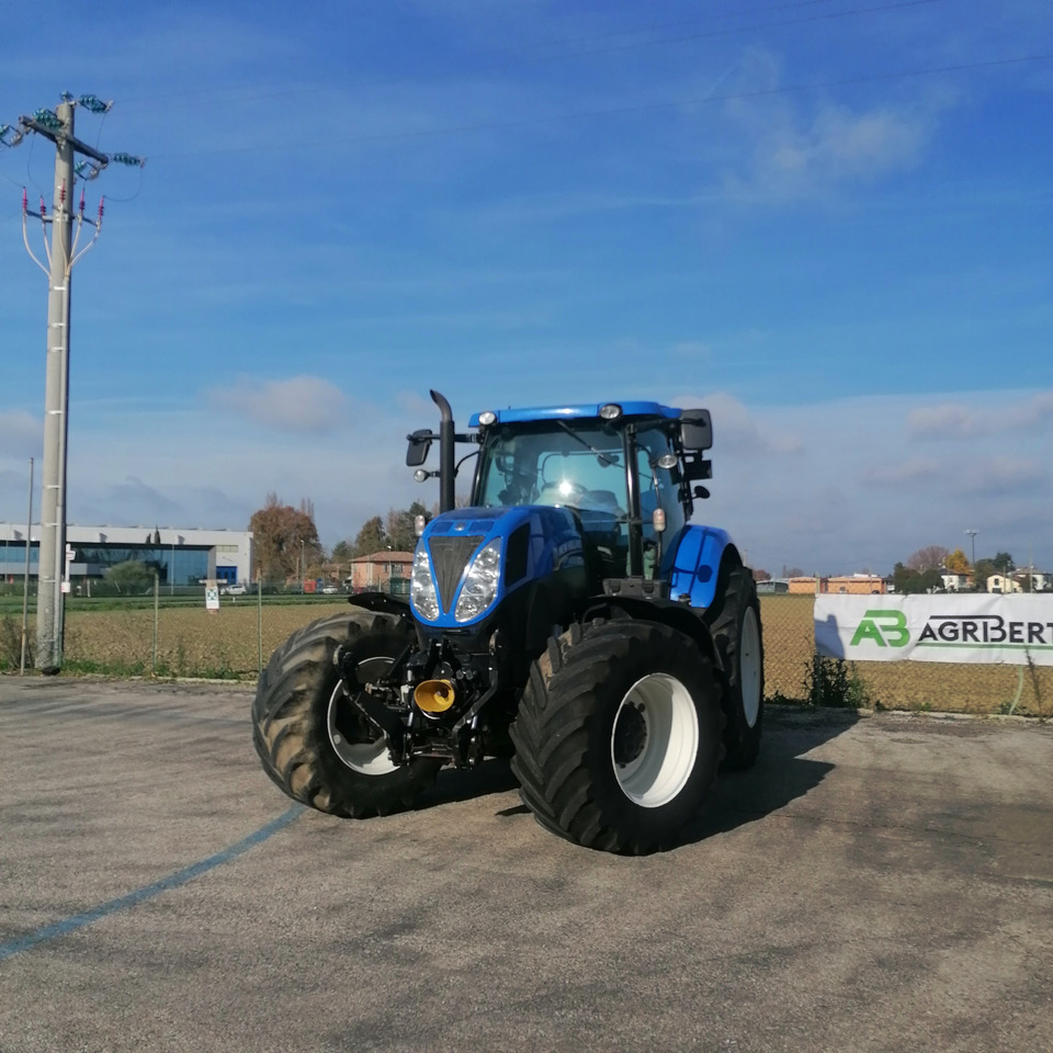 NEW HOLLAND T7 210 - Farm tractor: picture 3 NEW HOLLAND T7 210 - Farm tractor: picture 3