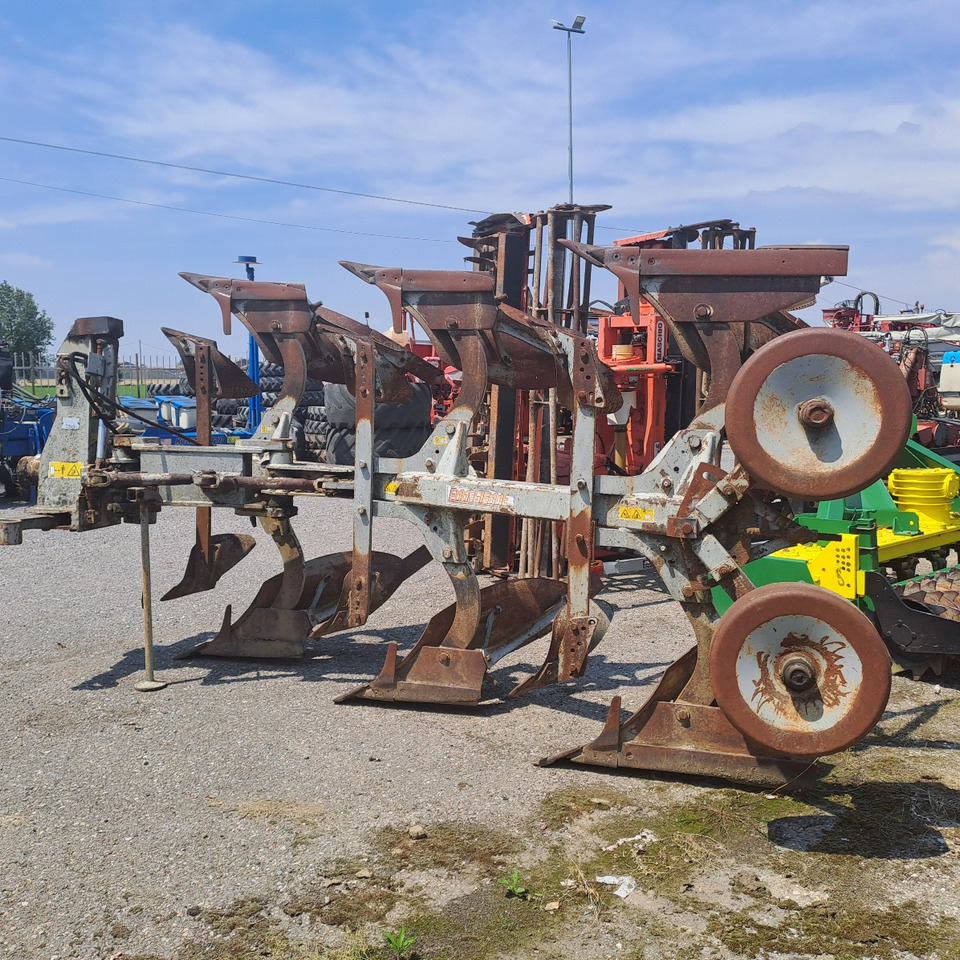 TRIVOMERE EMMEGIEMME - Plow: picture 1 TRIVOMERE EMMEGIEMME - Plow: picture 1