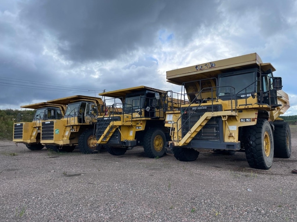 Komatsu HD 465-7E0, 2x HD 405-6, total 3 pcs - Rigid dumper/ Rock truck: picture 1 Komatsu HD 465-7E0, 2x HD 405-6, total 3 pcs - Rigid dumper/ Rock truck: picture 1
