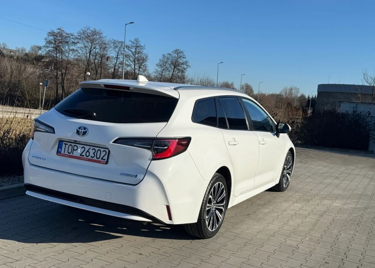 Toyota Corolla 1.8 Hybrid Active Niski przebieg LED FV23 W SUPER STANIE - Station wagon: picture 2 Toyota Corolla 1.8 Hybrid Active Niski przebieg LED FV23 W SUPER STANIE - Station wagon: picture 2