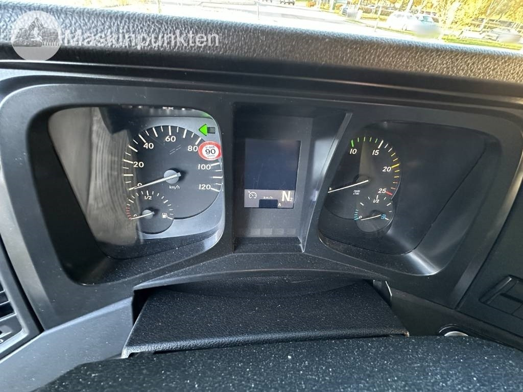 Refrigerator truck Mercedes-Benz Antos 963-0 C: picture 38