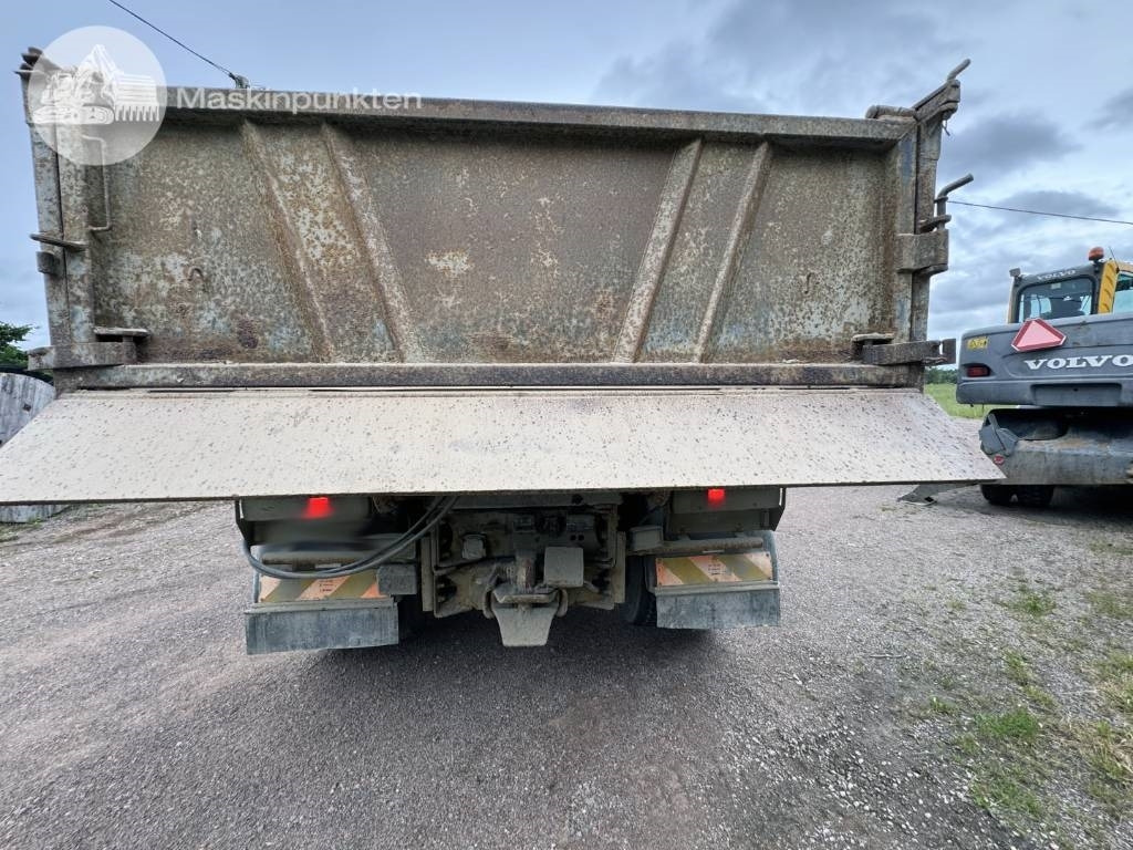 Scania P 124-360 - Hook lift truck: picture 4 Scania P 124-360 - Hook lift truck: picture 4